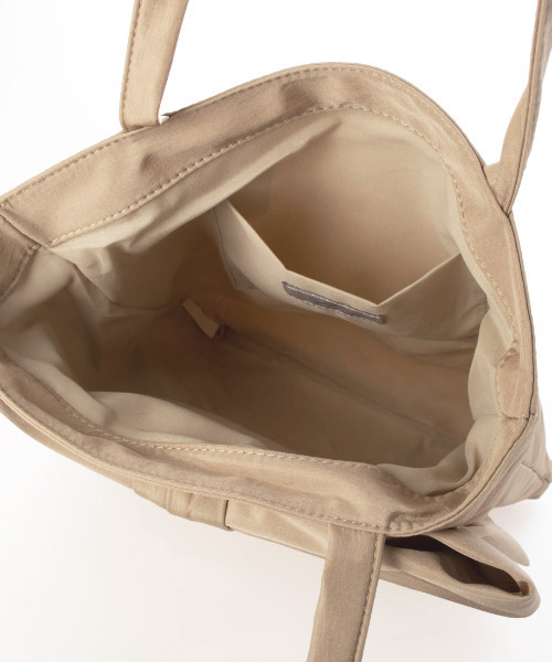 cache cache(カシュ カシュ)の「カシュカシュ cachecache / リボン付タテ型トートバッグ(トートバッグ・レディース・ベージュ/シルバー/ブラック・FREE)」の10枚目の写真
