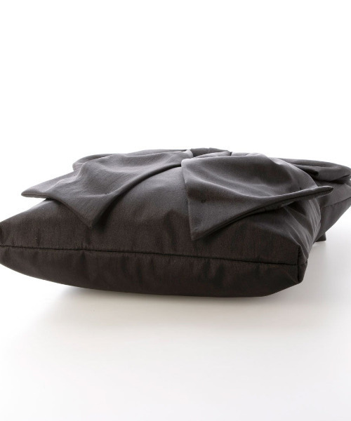 cache cache(カシュ カシュ)の「カシュカシュ cachecache / リボン付タテ型トートバッグ(トートバッグ・レディース・ベージュ/シルバー/ブラック・FREE)」の5枚目の写真