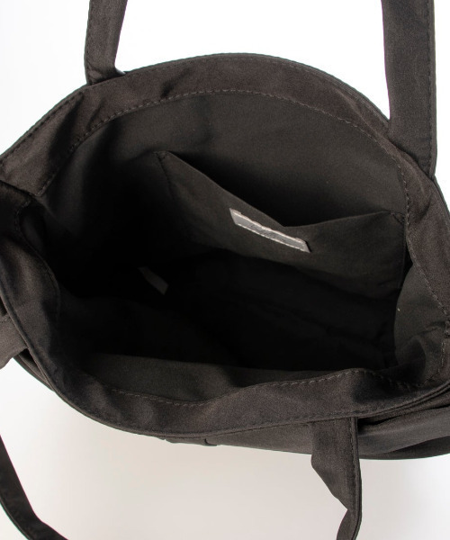 cache cache(カシュ カシュ)の「カシュカシュ cachecache / リボン付タテ型トートバッグ(トートバッグ・レディース・ベージュ/シルバー/ブラック・FREE)」の6枚目の写真