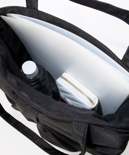 cache cache(カシュ カシュ)の「カシュカシュ cachecache / リボン付タテ型トートバッグ(トートバッグ・レディース・ベージュ/シルバー/ブラック・FREE)」の7枚目の写真