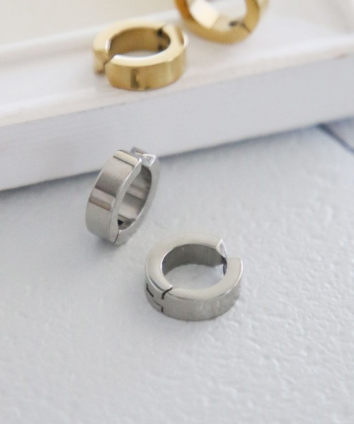 LEPSIM(レプシィム)の「ステンレスイヤークリップ 161577(イヤリング・レディース・シルバー/ゴールド・ONE SIZE)」の2枚目の写真