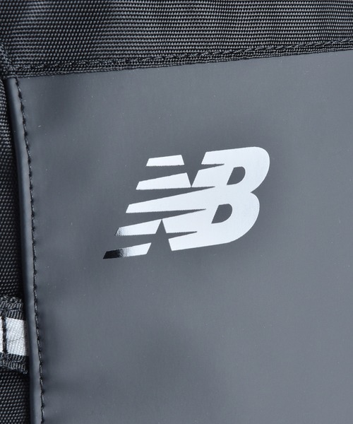 NEW BALANCE(ニューバランス)の「トップローディングバックパック20L(バックパック/リュック・メンズ・ブラック/グリーン系カモフラージュ/ブラック×ホワイト・ONE SIZE)」の7枚目の写真