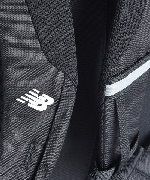 NEW BALANCE(ニューバランス)の「トップローディングバックパック20L(バックパック/リュック・メンズ・ブラック/グリーン系カモフラージュ/ブラック×ホワイト・ONE SIZE)」の14枚目の写真
