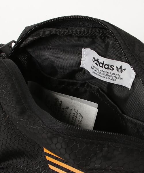 adidas（アディダス）の「スモールアイテム バッグ / アディダスオリジナルス adidas Originals（ショルダーバッグ・メンズ・ブラック・FREE）」の10枚目の写真