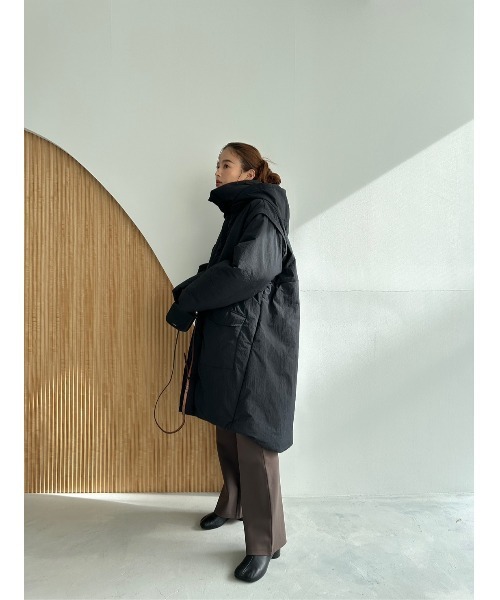 TRUNC（トランクエイティーエイト）の「Thermal Tech Monster Coat（ダウンジャケット/コート・レディース・ブラック/ベージュ・FREE）」の9枚目の写真