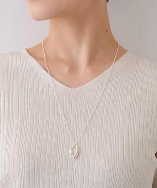 INDIVI（インディヴィ）の「【サイズフリー調整】ワントップデザインバリエネックレス（ネックレス・レディース・ゴールド/シルバー系5/シルバー/ゴールド系5・00）」の6枚目の写真