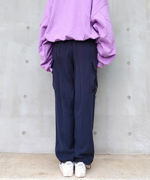 Q（キュー）の「カーゴワイドパンツ（カーゴパンツ・レディース・オリーブ/ネイビー・MEDIUM）」の4枚目の写真