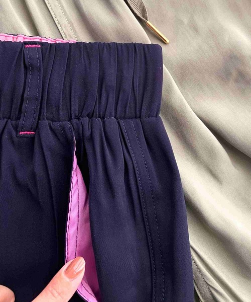 Q（キュー）の「カーゴワイドパンツ（カーゴパンツ・レディース・オリーブ/ネイビー・MEDIUM）」の13枚目の写真