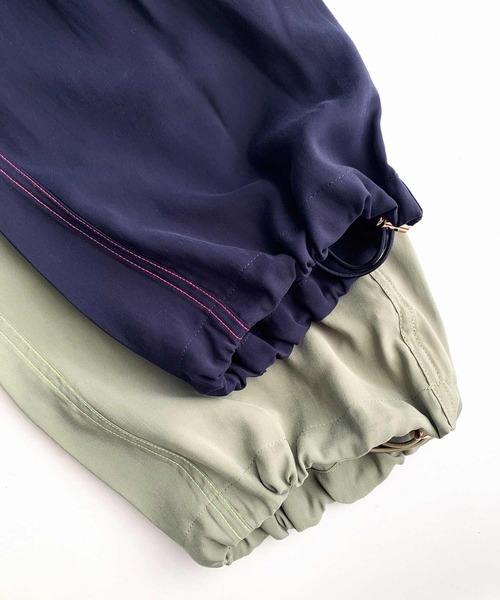 Q（キュー）の「カーゴワイドパンツ（カーゴパンツ・レディース・オリーブ/ネイビー・MEDIUM）」の11枚目の写真