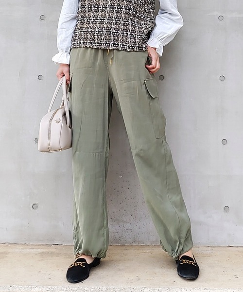 Q（キュー）の「カーゴワイドパンツ（カーゴパンツ・レディース・オリーブ/ネイビー・MEDIUM）」の16枚目の写真