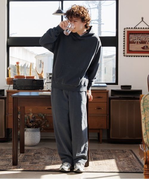 GLAZOS(グラソス)の「【大人向けサイズあり】裏毛・ピグメント加工刺繍ロゴパーカー(パーカー・キッズ・グリーン/チャコールグレー/ブルー・S/LL/L/M)」の19枚目の写真