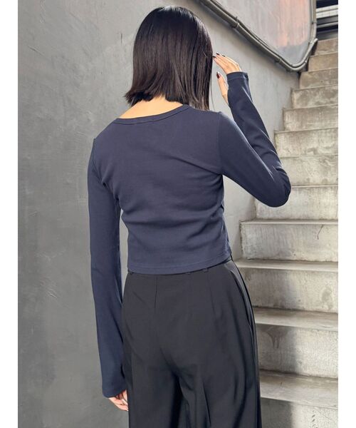 MURUA（ムルーア）の「マークロゴクロップドトップス（Tシャツ/カットソー・レディース・ブラック/グレー/ホワイト/ピンク/ネイビー・FREE）」の19枚目の写真