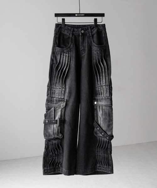 me+em select(ミームセレクト)の「【 4size 】カーゴプリーツブラックヴィンテージワイドデニム /cargo pleated black vintage wide denim(デニムパンツ・レディース・ブラック・X-LARGE/LARGE/MEDIUM/SMALL)」の2枚目の写真