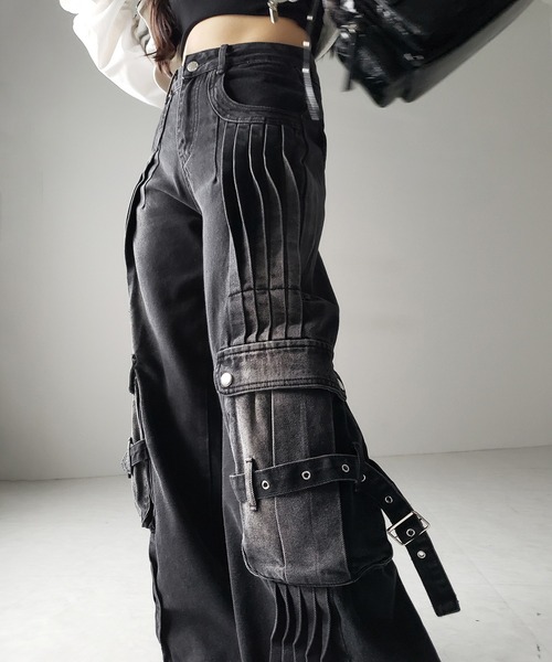 me+em select(ミームセレクト)の「【 4size 】カーゴプリーツブラックヴィンテージワイドデニム /cargo pleated black vintage wide denim(デニムパンツ・レディース・ブラック・X-LARGE/LARGE/MEDIUM/SMALL)」の3枚目の写真
