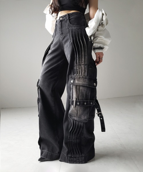 me+em select(ミームセレクト)の「【 4size 】カーゴプリーツブラックヴィンテージワイドデニム /cargo pleated black vintage wide denim(デニムパンツ・レディース・ブラック・X-LARGE/LARGE/MEDIUM/SMALL)」の6枚目の写真