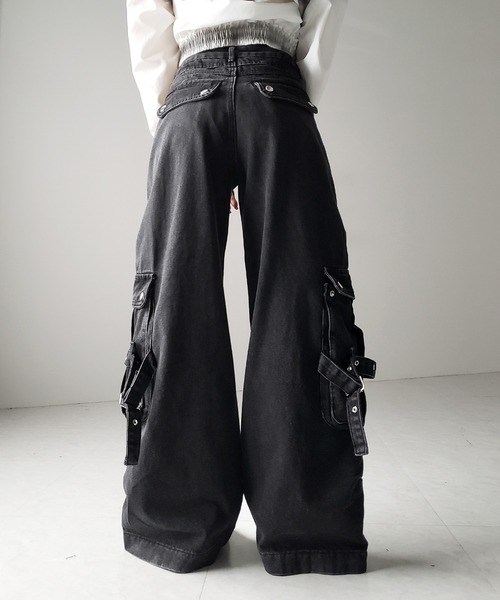 me+em select(ミームセレクト)の「【 4size 】カーゴプリーツブラックヴィンテージワイドデニム /cargo pleated black vintage wide denim(デニムパンツ・レディース・ブラック・X-LARGE/LARGE/MEDIUM/SMALL)」の7枚目の写真