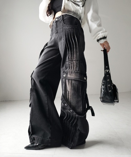 me+em select(ミームセレクト)の「【 4size 】カーゴプリーツブラックヴィンテージワイドデニム /cargo pleated black vintage wide denim(デニムパンツ・レディース・ブラック・X-LARGE/LARGE/MEDIUM/SMALL)」の8枚目の写真