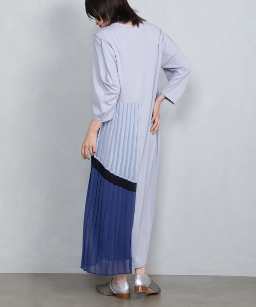 MARECHAL TERRE（マルシャルテル）の「サイドプリーツワンピース（ワンピース・レディース・グレー/ブラック/グレイッシュベージュ/ライトブルー・MEDIUM）」の12枚目の写真