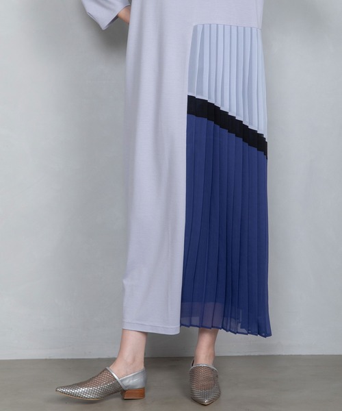 MARECHAL TERRE（マルシャルテル）の「サイドプリーツワンピース（ワンピース・レディース・グレー/ブラック/グレイッシュベージュ/ライトブルー・MEDIUM）」の14枚目の写真