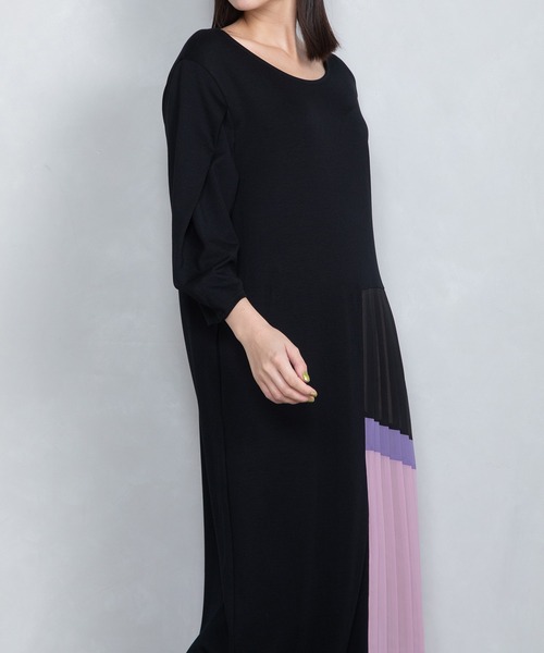 MARECHAL TERRE（マルシャルテル）の「サイドプリーツワンピース（ワンピース・レディース・グレー/ブラック/グレイッシュベージュ/ライトブルー・MEDIUM）」の8枚目の写真