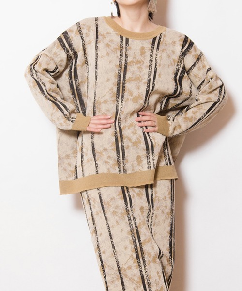 OSMOSIS（オズモーシス）の「ジャガードニットプルオーバー（ニット/セーター・レディース・ベージュ/グレイッシュベージュ/ネイビー・ONE SIZE）」の2枚目の写真