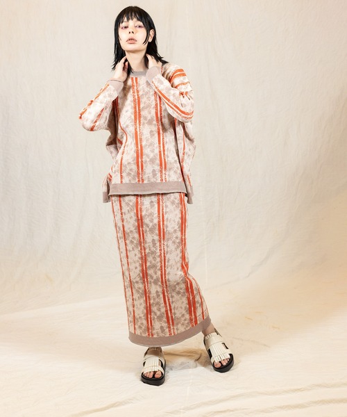 OSMOSIS（オズモーシス）の「ジャガードニットプルオーバー（ニット/セーター・レディース・ベージュ/グレイッシュベージュ/ネイビー・ONE SIZE）」の8枚目の写真