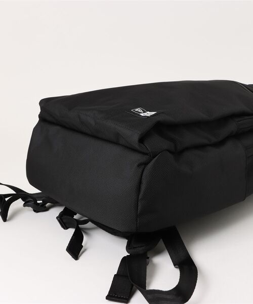 NEW ERA(ニューエラ)の「【NEW ERA/ニューエラ】SMART PACK UUC(バックパック/リュック・メンズ・ブラック・FREE)」の3枚目の写真