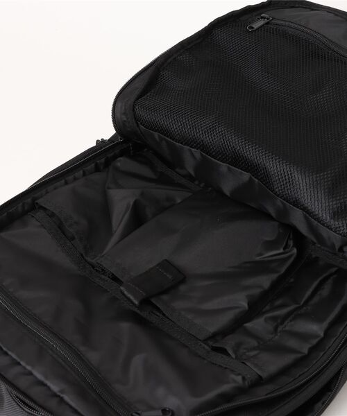 NEW ERA(ニューエラ)の「【NEW ERA/ニューエラ】SMART PACK UUC(バックパック/リュック・メンズ・ブラック・FREE)」の5枚目の写真