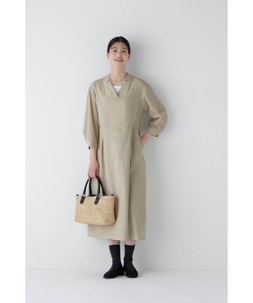 human woman（ヒューマンウーマン）の「◆製品染め刻み衿ワンピース（ワンピース・レディース・ベージュ/ブルー・MEDIUM）」の6枚目の写真