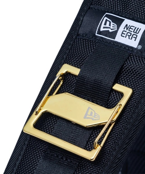NEW ERA(ニューエラ)の「NEW ERA/ニューエラ Sling Body Bag 12L(ボディバッグ/ウエストポーチ・メンズ・ブラック/ブラック系その他・FREE)」の12枚目の写真
