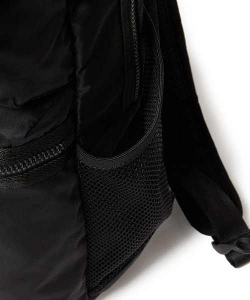 NEW ERA(ニューエラ)の「NEW ERA/ニューエラ Sling Body Bag 12L(ボディバッグ/ウエストポーチ・メンズ・ブラック/ブラック系その他・FREE)」の9枚目の写真