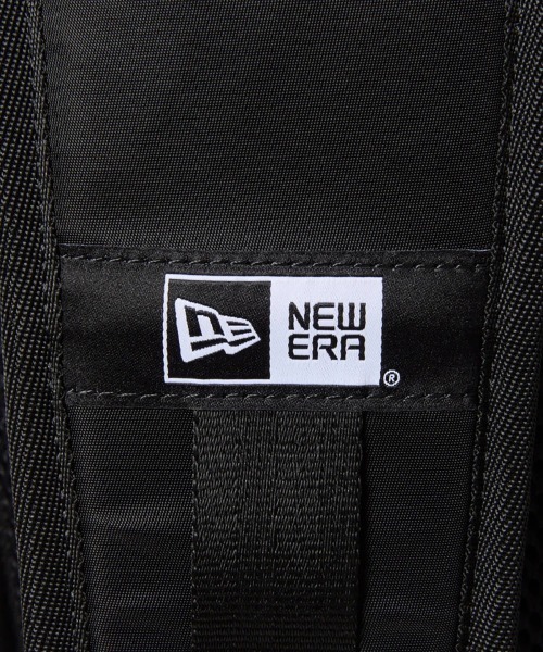 NEW ERA(ニューエラ)の「NEW ERA/ニューエラ Sling Body Bag 12L(ボディバッグ/ウエストポーチ・メンズ・ブラック/ブラック系その他・FREE)」の11枚目の写真