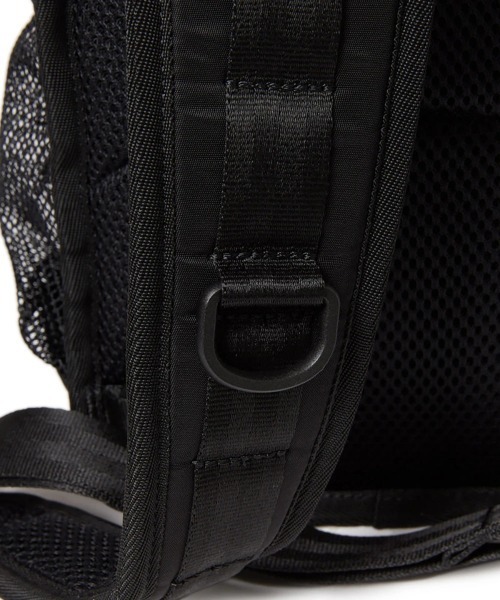 NEW ERA(ニューエラ)の「NEW ERA/ニューエラ Sling Body Bag 12L(ボディバッグ/ウエストポーチ・メンズ・ブラック/ブラック系その他・FREE)」の13枚目の写真