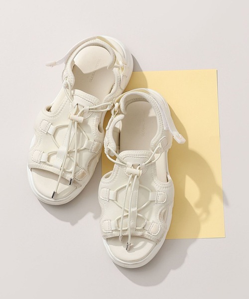 GLOBAL WORK（グローバルワーク）の「アソート厚底サンダル/324586（サンダル・キッズ・オフホワイト/ブラック系9/ブラック系・21cm/20cm/23cm/22cm）」の2枚目の写真