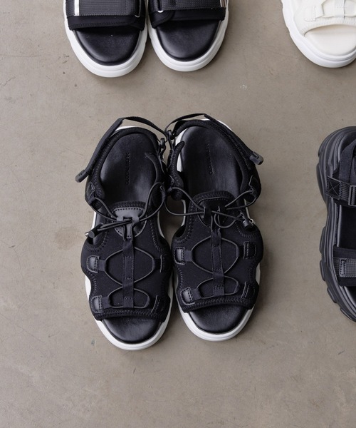 GLOBAL WORK（グローバルワーク）の「アソート厚底サンダル/324586（サンダル・キッズ・オフホワイト/ブラック系9/ブラック系・21cm/20cm/23cm/22cm）」の17枚目の写真
