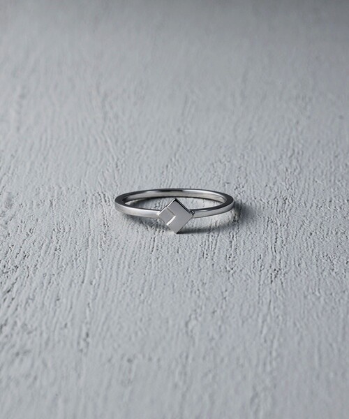 and cloud(アンドクラウド)の「Minimum Square Ring(リング・レディース・イエローゴールド/シルバー/ブラック・13号/11号/9号/15号)」の4枚目の写真