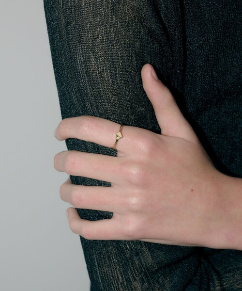 and cloud(アンドクラウド)の「Minimum Square Ring(リング・レディース・イエローゴールド/シルバー/ブラック・13号/11号/9号/15号)」の11枚目の写真