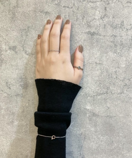 and cloud(アンドクラウド)の「Minimum Square Ring(リング・レディース・イエローゴールド/シルバー/ブラック・13号/11号/9号/15号)」の16枚目の写真
