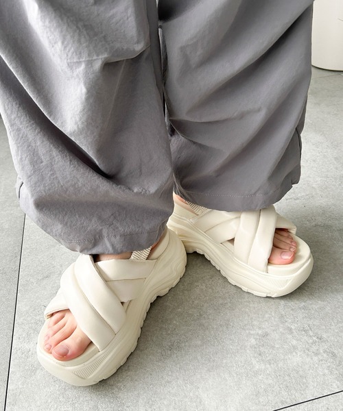 WEGO（ウィゴー）の「WEGO/パテッドクロス厚底サンダル（サンダル・レディース・ブラック/シルバー/オフホワイト・LARGE/MEDIUM）」の12枚目の写真