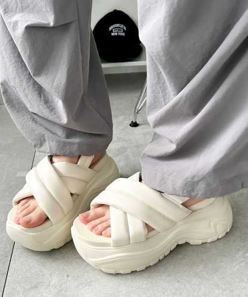 WEGO（ウィゴー）の「WEGO/パテッドクロス厚底サンダル（サンダル・レディース・ブラック/シルバー/オフホワイト・LARGE/MEDIUM）」の13枚目の写真