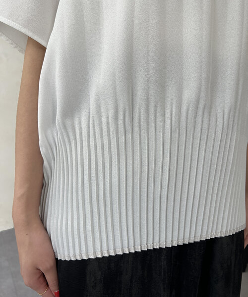 Chez toi（シェトワ）の「スリムプリーツ切替ブラウス（シャツ/ブラウス・レディース・ネイビー/オレンジ/オフホワイト・FREE）」の19枚目の写真