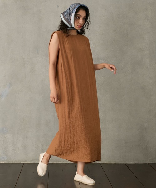 Back design relaxed sleeveless long one-piece / バック