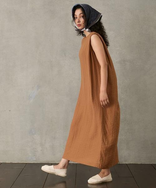 Back design relaxed sleeveless long one-piece / バック