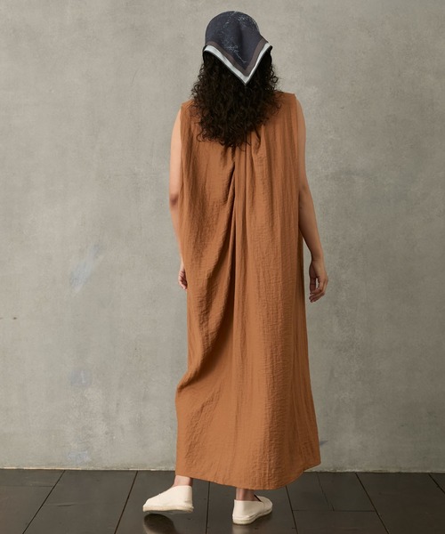 NOWOS ワンピース Back design relaxed sleeveless long one-piece / バック