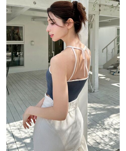 RESEXXY（リゼクシー）の「アメスリクロップドニットトップス（キャミソール・レディース・ブルー/アイボリー/ブラック・FREE）」の5枚目の写真