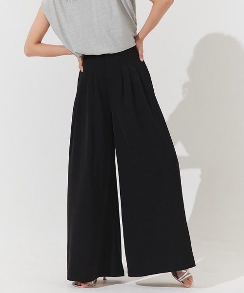 ECLAM(クラム)の「タックデザインワイドパンツ(その他パンツ・レディース・ライトベージュ/ブラック/ホワイト・S/M)」の6枚目の写真