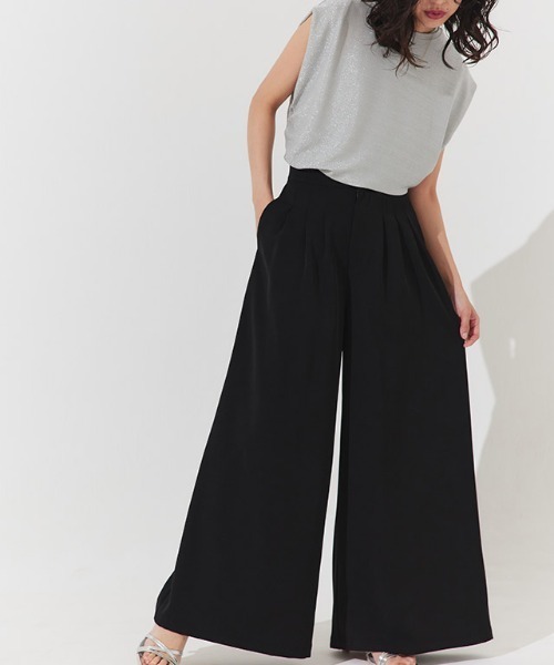 ECLAM(クラム)の「タックデザインワイドパンツ(その他パンツ・レディース・ライトベージュ/ブラック/ホワイト・S/M)」の11枚目の写真