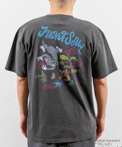 JUNKSOUL(ジャンクソウル)の「JUNK SOUL/TOM&JERRY(トム&ジェリー) スカ風 Tシャツ (M4)(Tシャツ/カットソー・メンズ・ホワイト/チャコールグレー・MEDIUM/X-LARGE/LARGE)」の2枚目の写真