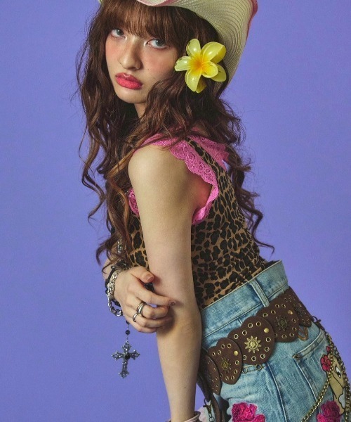 GALFY（ガルフィー）の「【GALFY】ラブラブエロ豹タンク（タンクトップ・レディース・ホワイト/ブラウン/ピンク・S）」の17枚目の写真