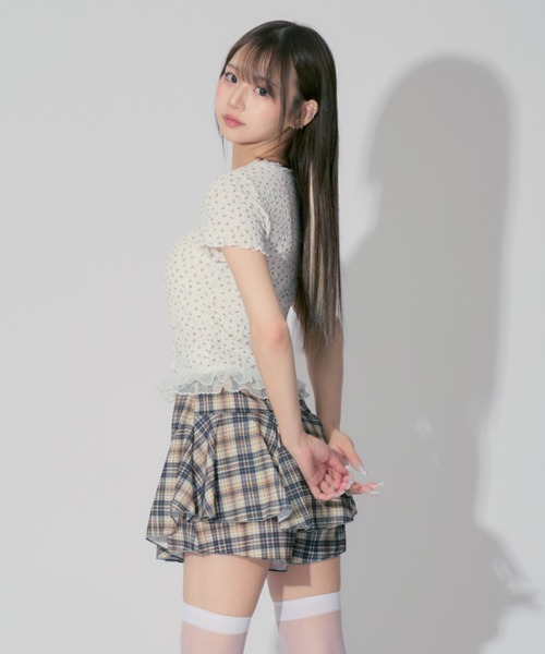 ALLuRing ChaRm（アリュリングチャーム）の「Floral Frill Cardigan / 花柄フリルカーディガン 小花柄（カーディガン/ボレロ・レディース・ホワイト/ピンク/ブルー・FREE）」の5枚目の写真